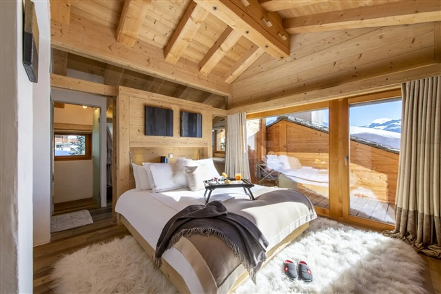Spa Chalet | Luxury Chalet with Spectacular Views - Photo 6 of 13