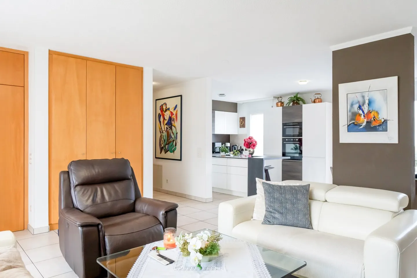 Das 5.5-Zimmer-Smart-Haus vor den Toren des Tessins - Foto 1 von 16