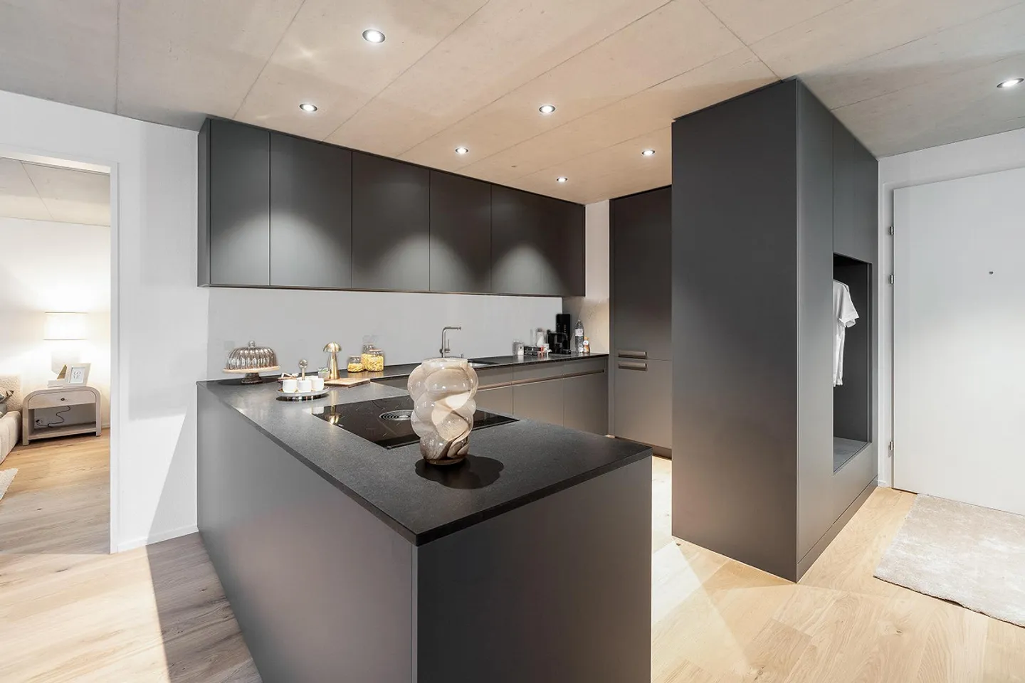 Exclusive 2.5 Room Penthouse Apartment with Two Spacious Terraces - Photo 2 of 12