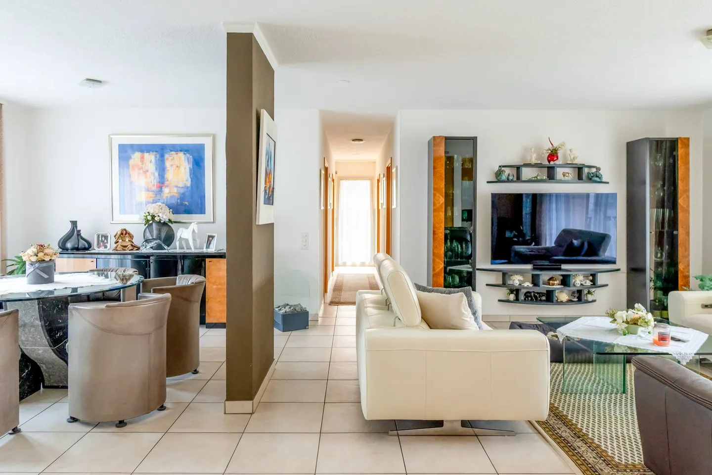 Das 5.5-Zimmer-Smart-Haus vor den Toren des Tessins - Foto 2 von 16