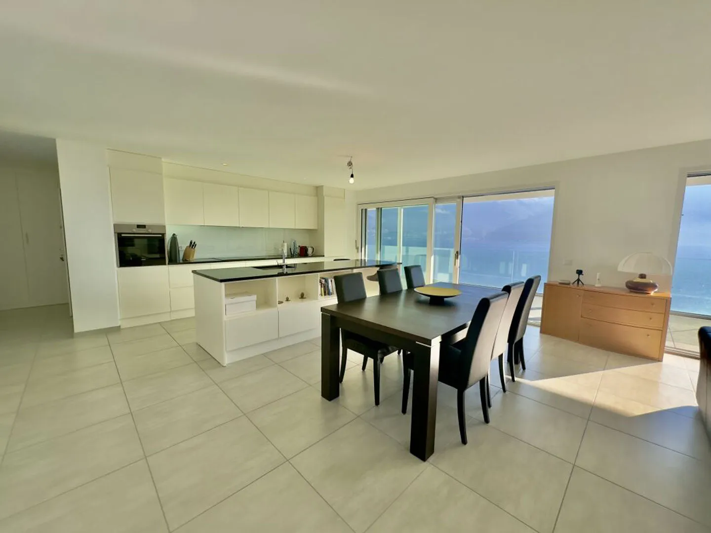 4 ½-Zimmer-Wohnung mit Panoramaterrasse und 2 Parkplätzen - Foto 2 von 9