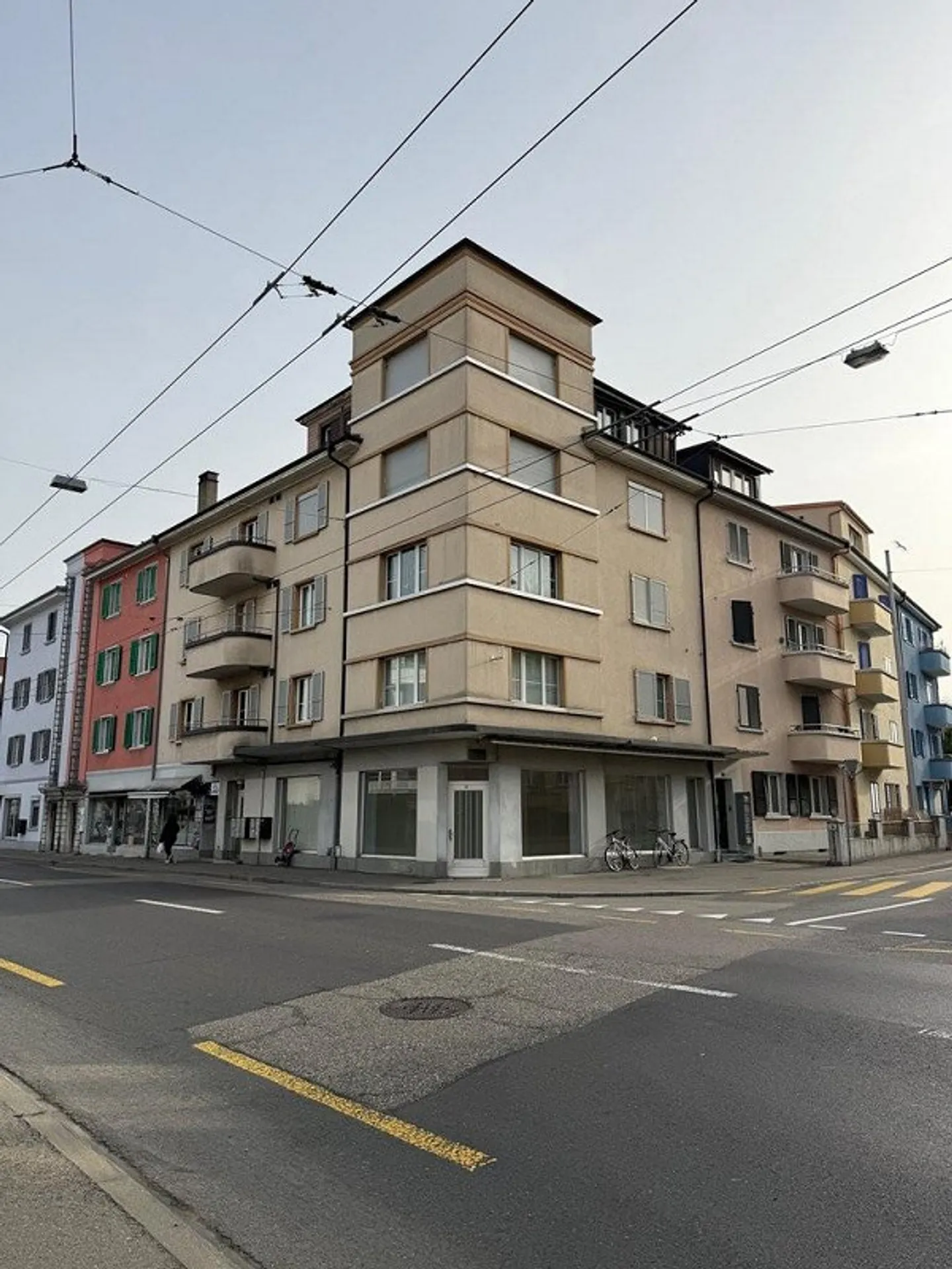 Verwirklichen Sie Ihre Geschäftsidee an bester Sichtlage in Biel! - Foto 1 von 8