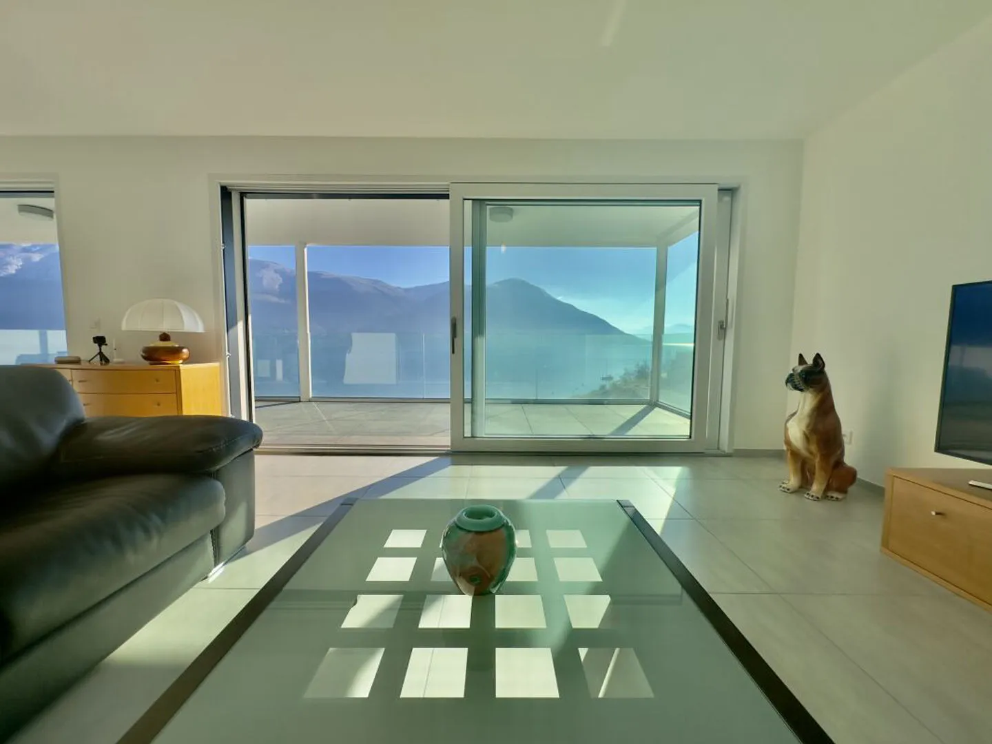 4 ½-Zimmer-Wohnung mit Panoramaterrasse und 2 Parkplätzen - Foto 4 von 9