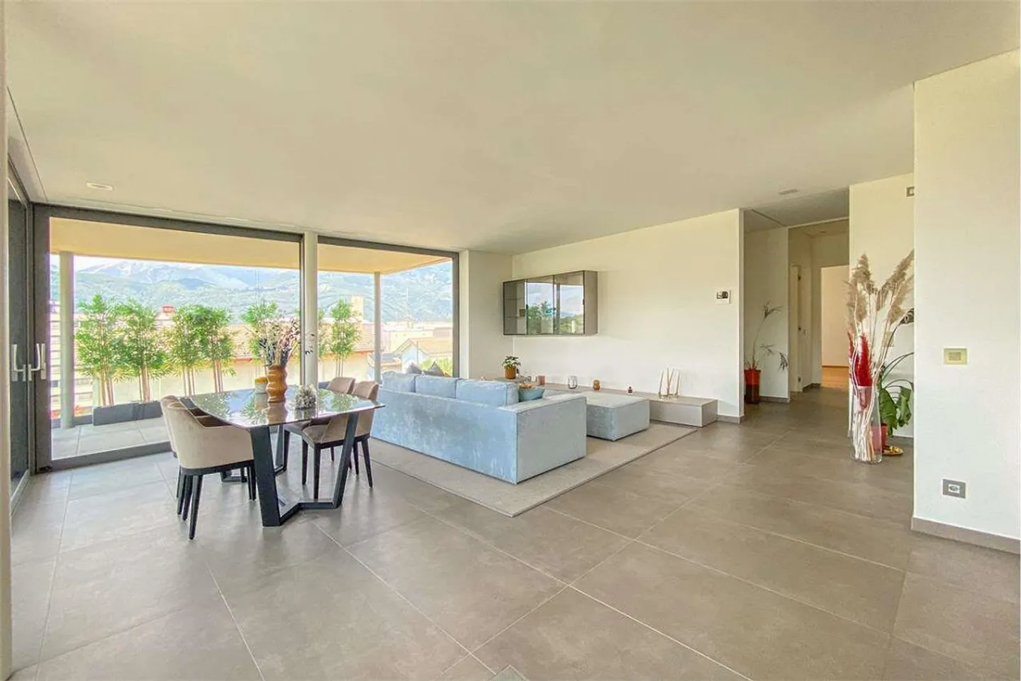 Modernes Apartment mit großer Terrasse - Foto 2 von 10