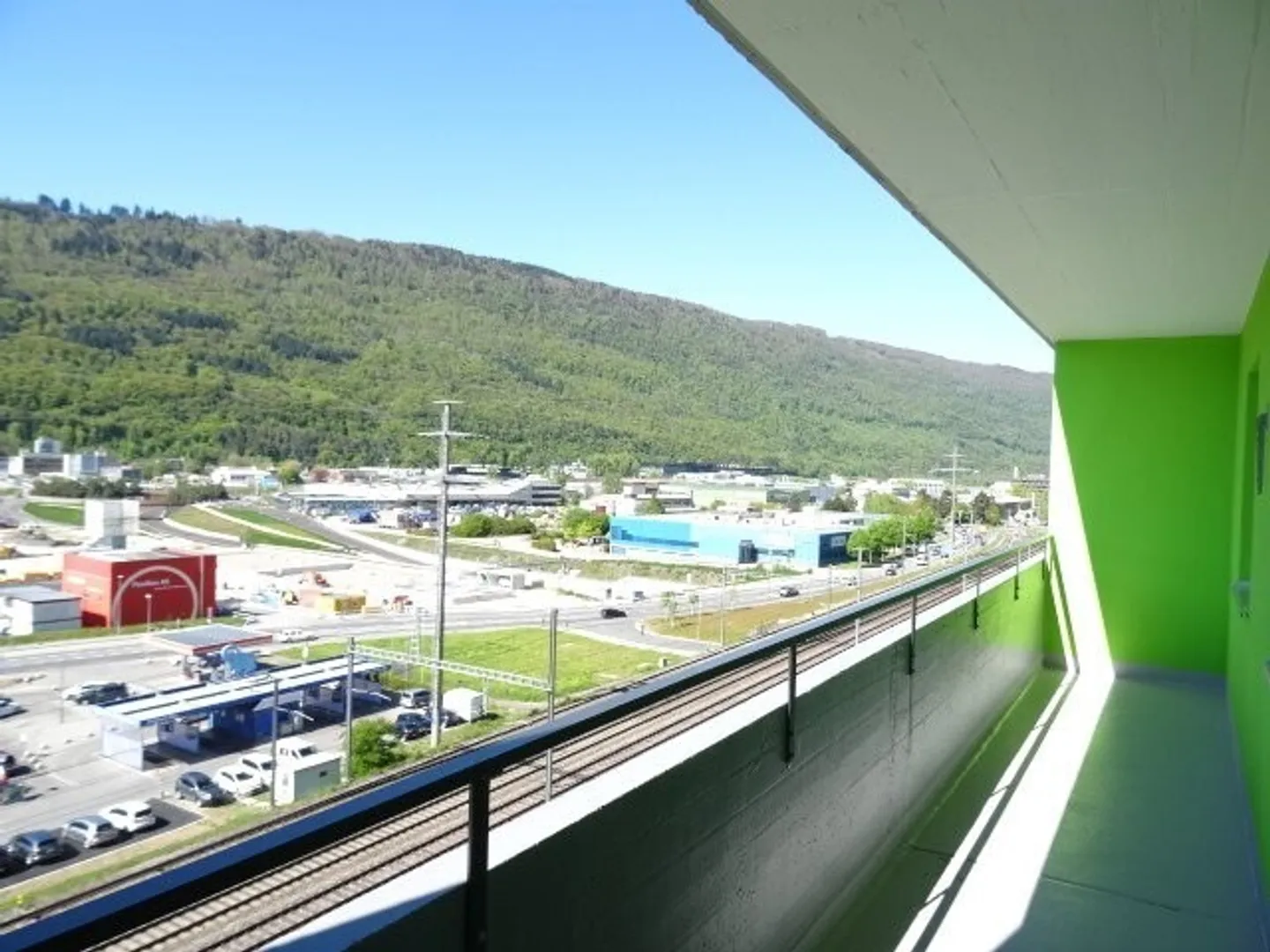 Renovated Apartment with Balcony - Photo 8 of 10