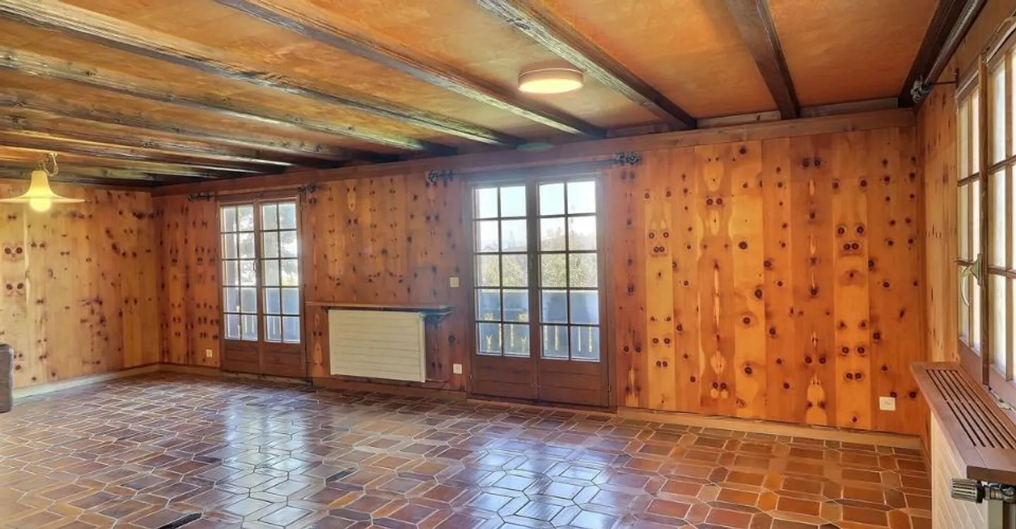 GELEGENHEIT ZUM GREIFEN - SCHÖNES 5,5-ZIMMER-CHALET MIT SCHÖNER AUSSICHT - Foto 5 von 13