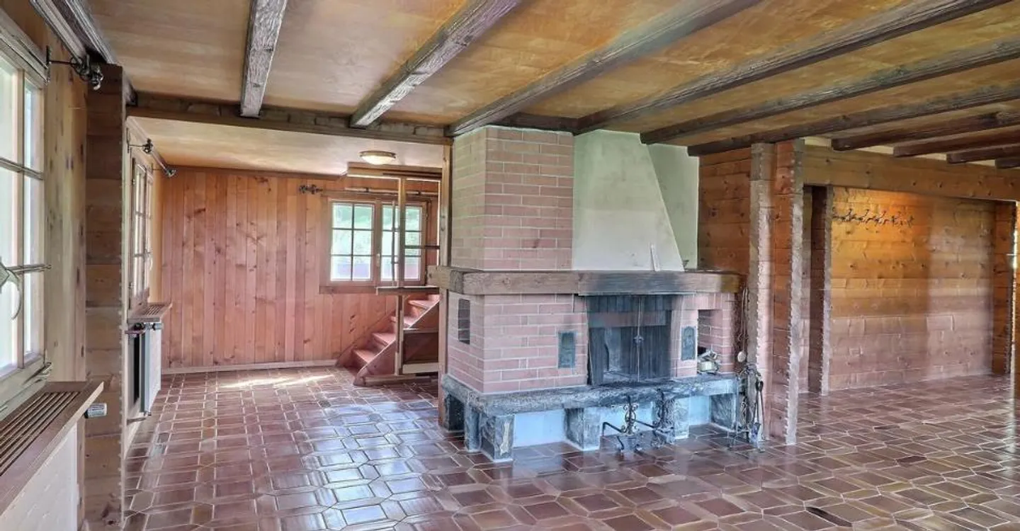GELEGENHEIT ZUM GREIFEN - SCHÖNES 5,5-ZIMMER-CHALET MIT SCHÖNER AUSSICHT - Foto 6 von 13