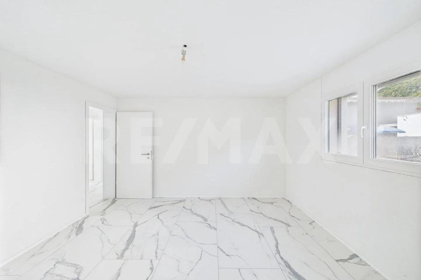 «Nuova costruzione - appartamento di 31/2 locali con giardino» - Foto 12 di 13