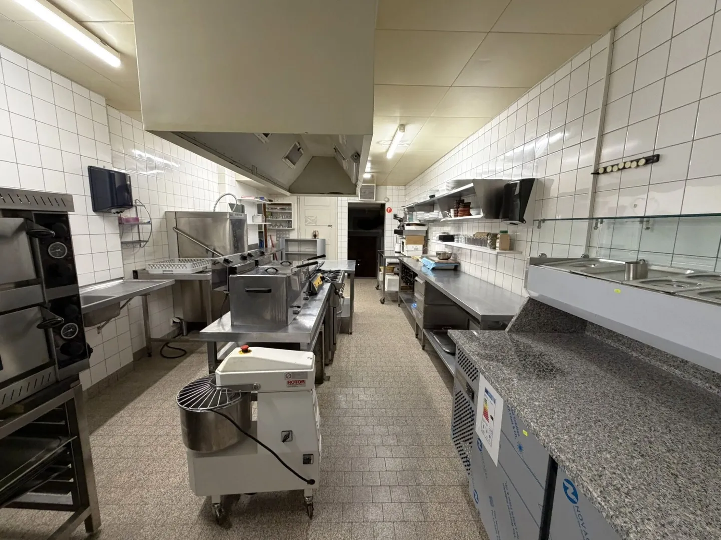 Hotel for rent - Photo 7 of 7