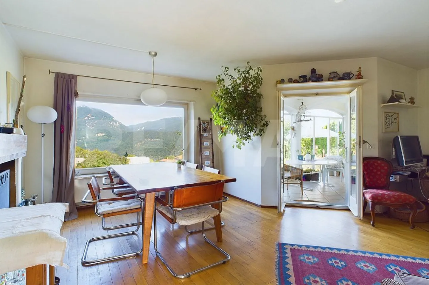 Villa elegante con vista lago - Foto 6 di 13