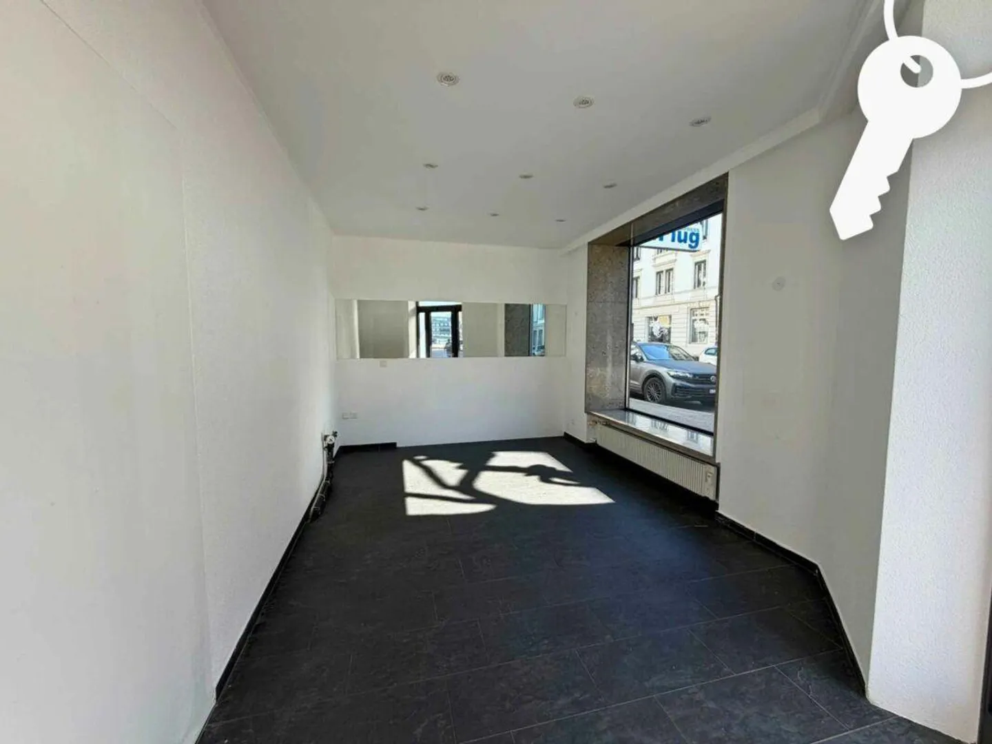 The Opportunity: Compact Retail Space at the Entrance of Solothurn - Photo 2 of 7