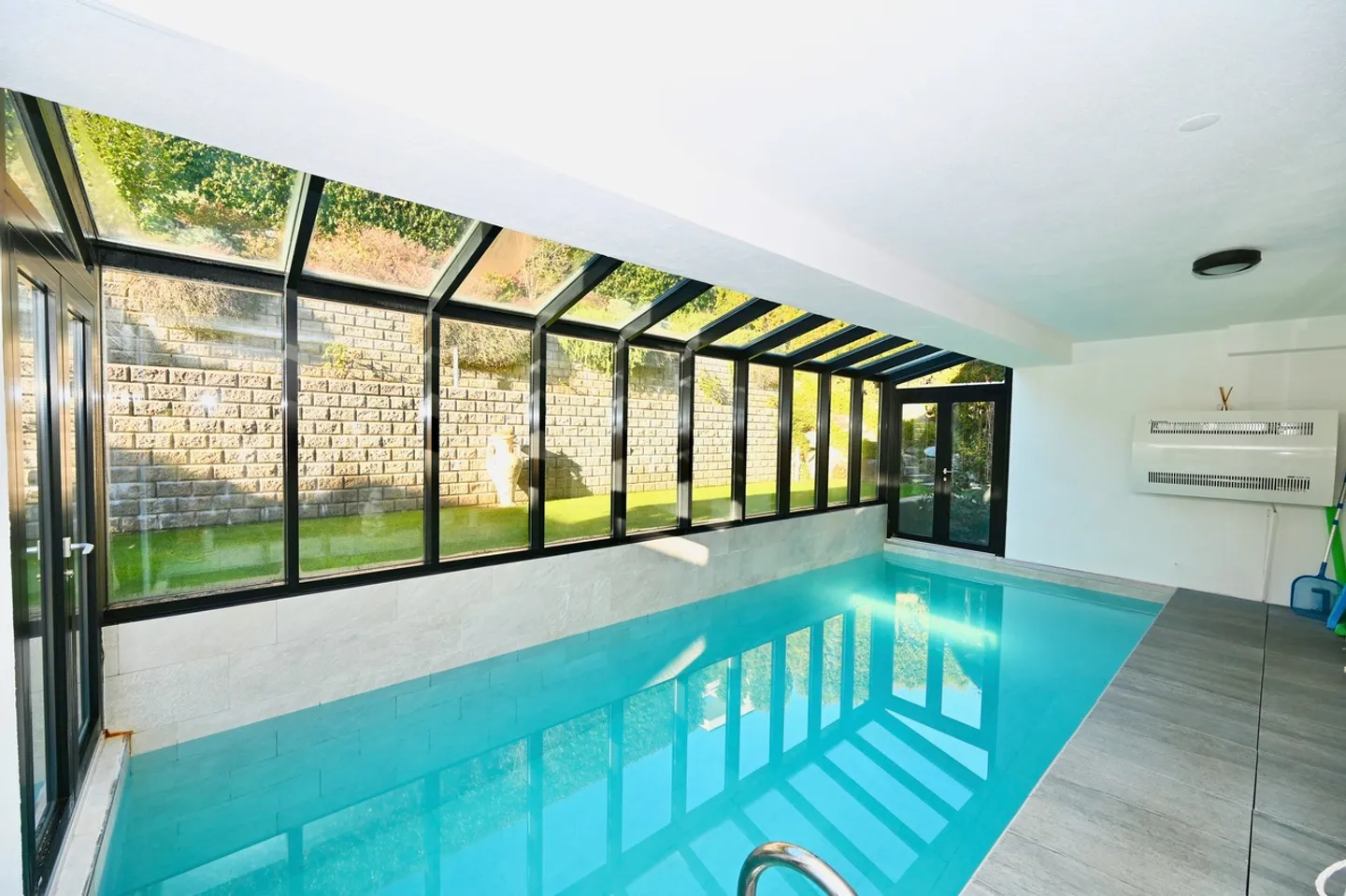Modern Villa with Heated Pool in Agra - Collina d'Oro - Photo 8 of 20