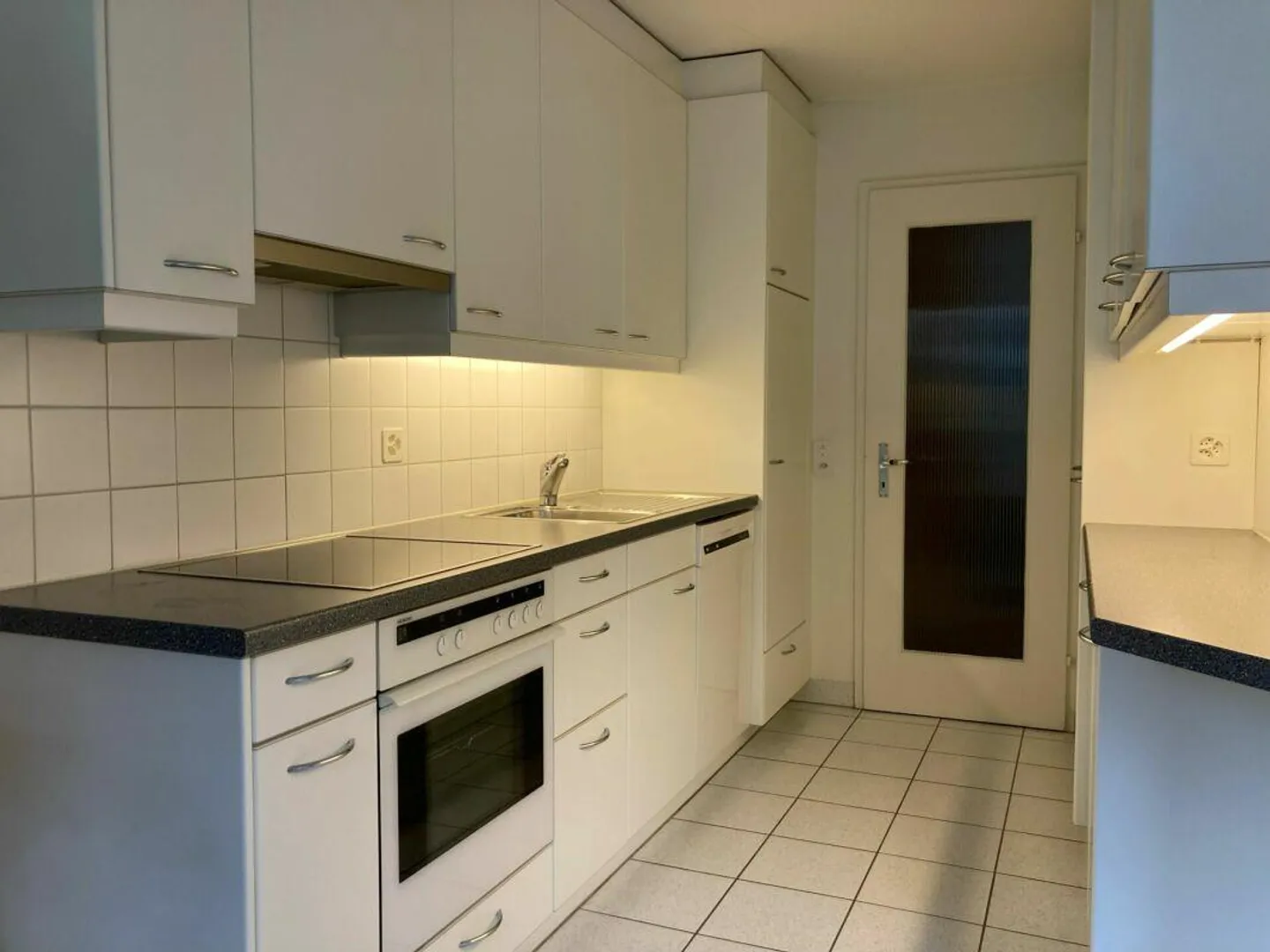 Appartamento tranquillo di 4,5 stanze nel quartiere Wesemlin - Foto 2 di 10