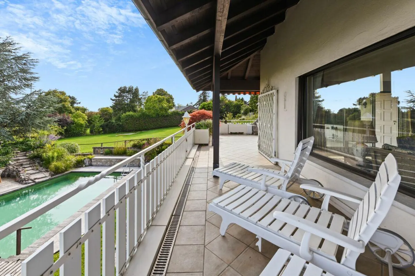Villa con appartamento, piscina e vista panoramica - una casa piena di possibilità - Foto 14 di 30