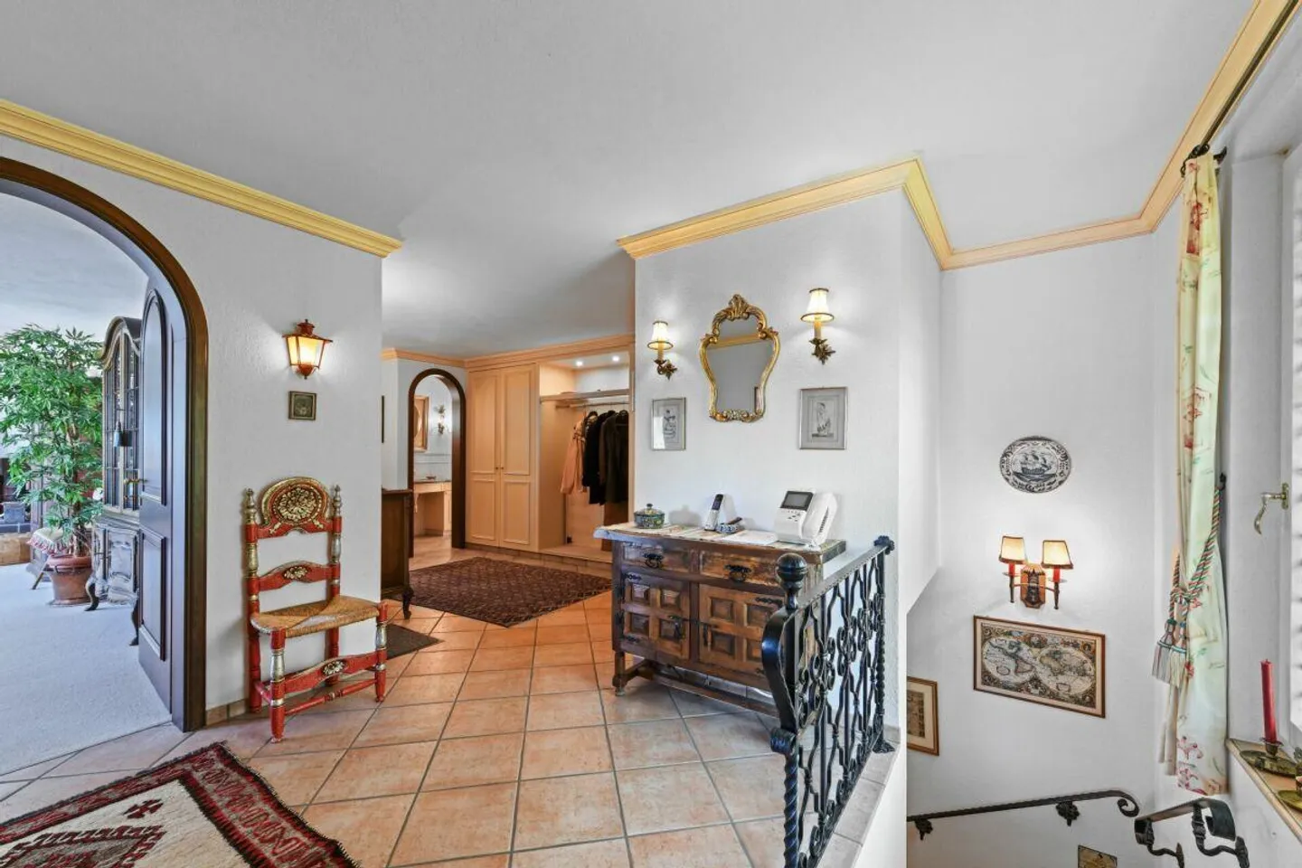 Villa con appartamento, piscina e vista panoramica - una casa piena di possibilità - Foto 16 di 30