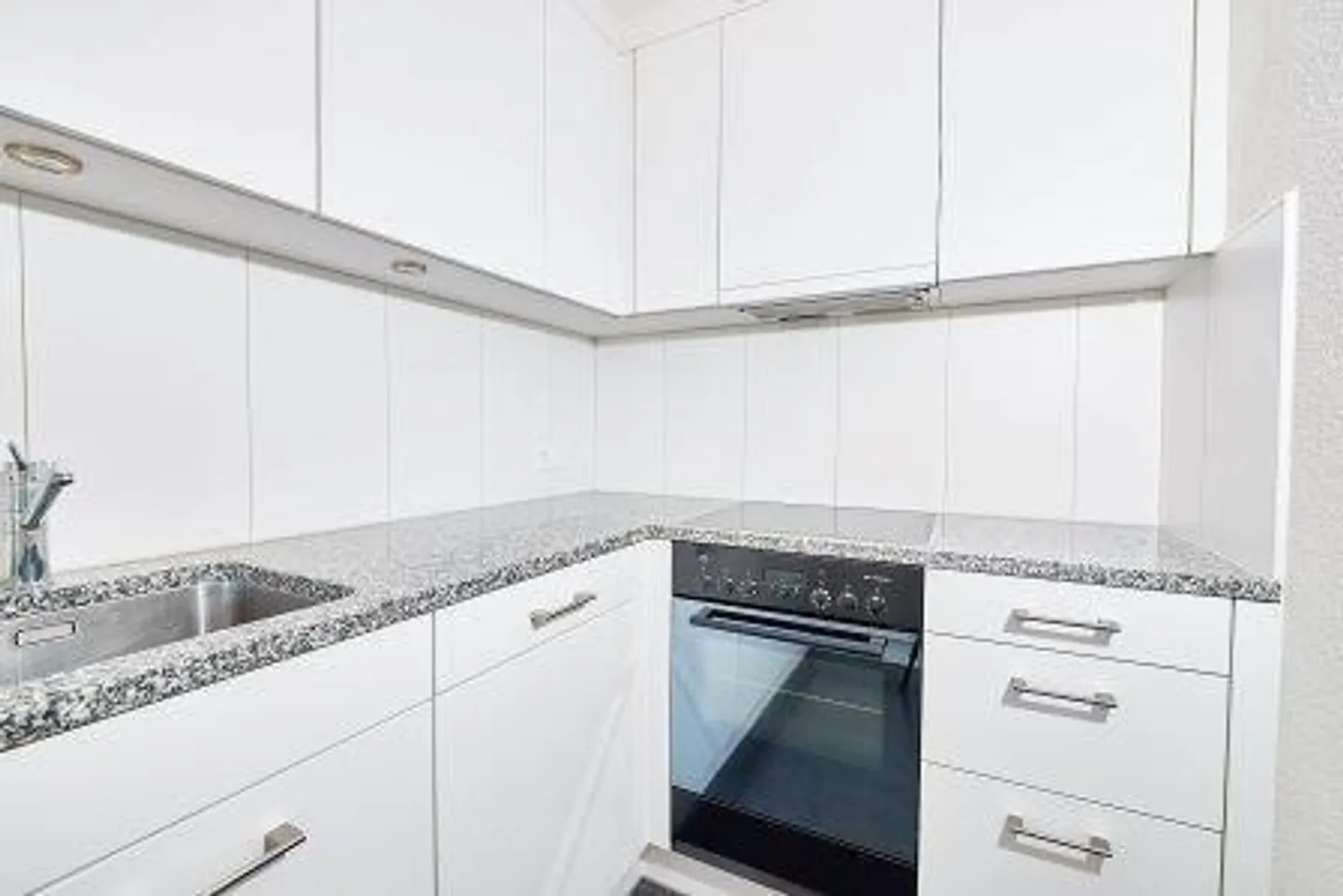 Modernes Apartment mit Balkon - Foto 6 von 10