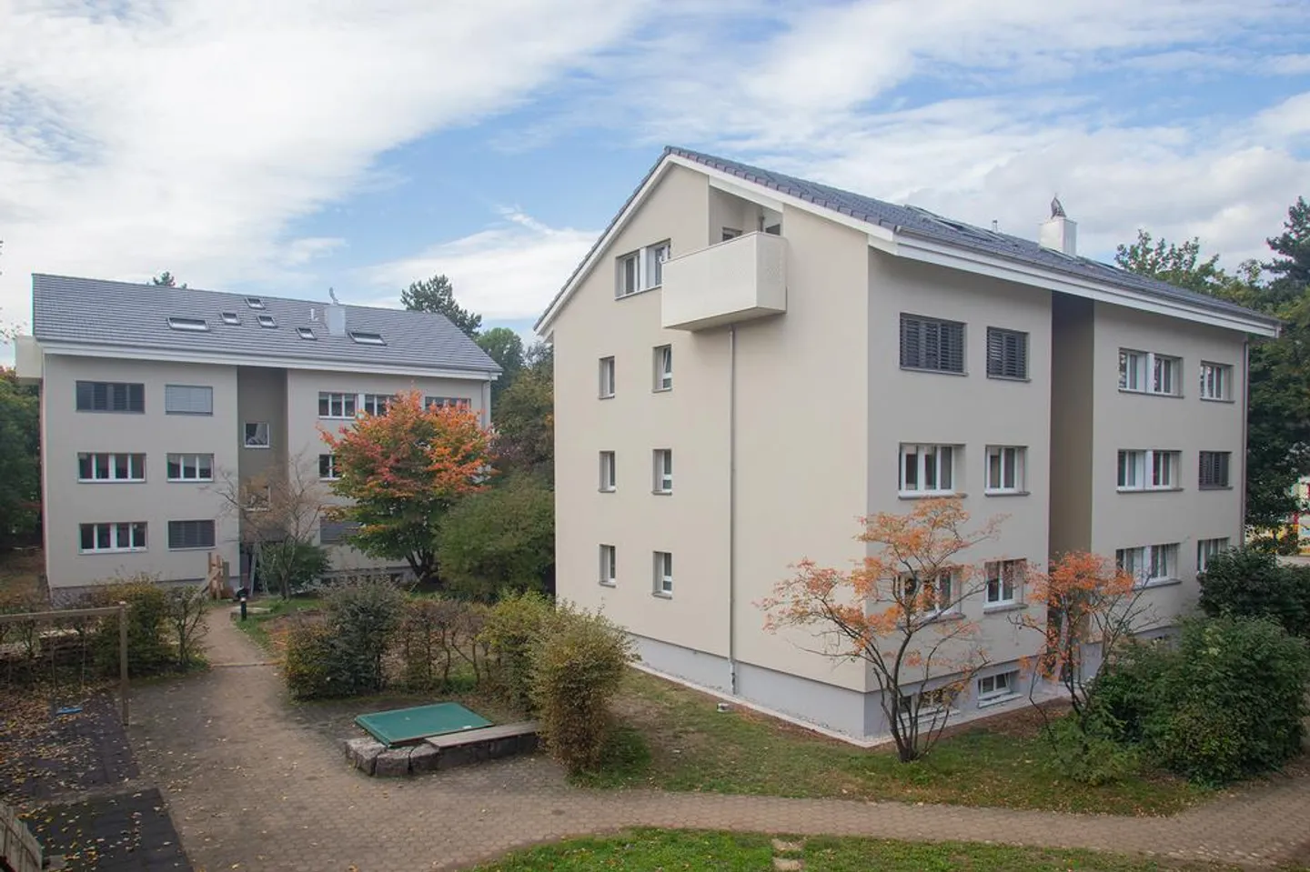 Appartement en penthouse spacieux de 4,5 pièces avec deux balcons - Photo 1 sur 11