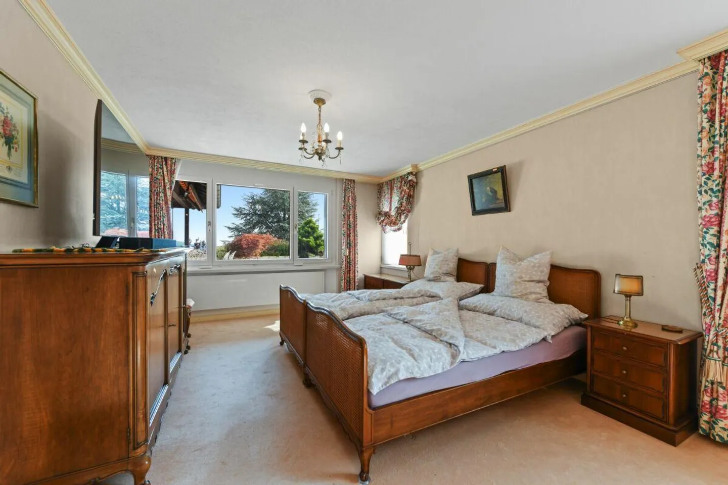 Villa con appartamento, piscina e vista panoramica - una casa piena di possibilità - Foto 28 di 30