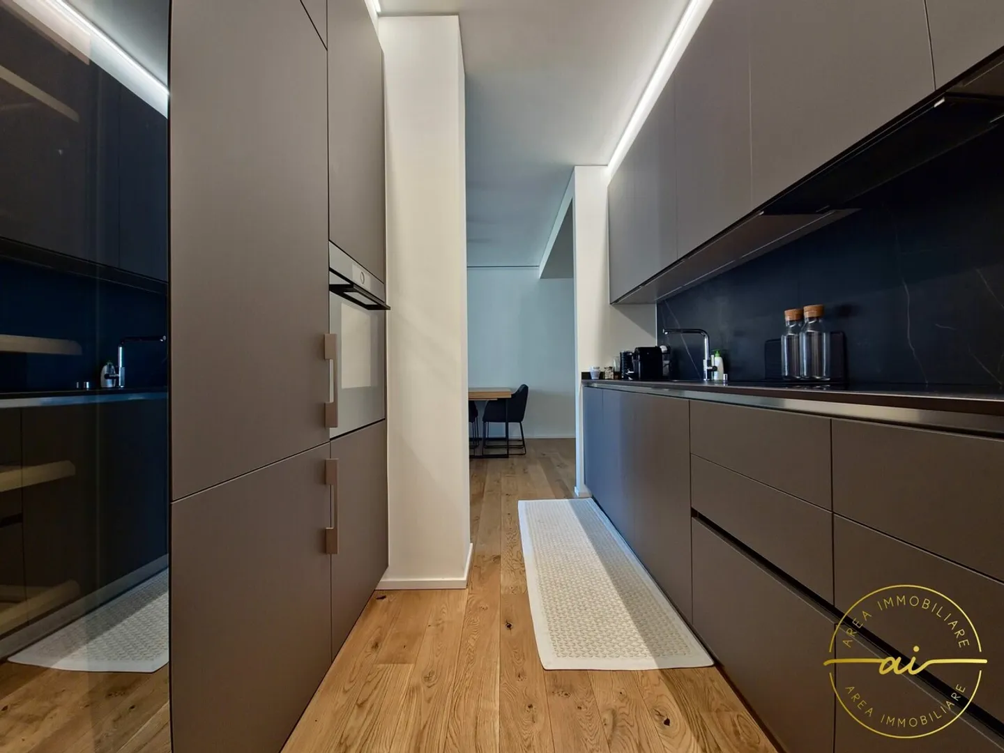 REFINED 3.5-ROOM APARTMENT WITH TERRACE IN PARADISO - Photo 8 of 13