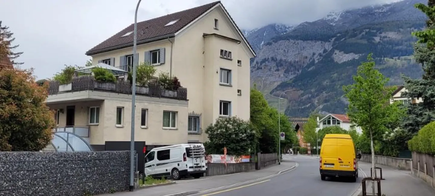 Place de parking en garage dans un emplacement central - Photo 1 sur 4