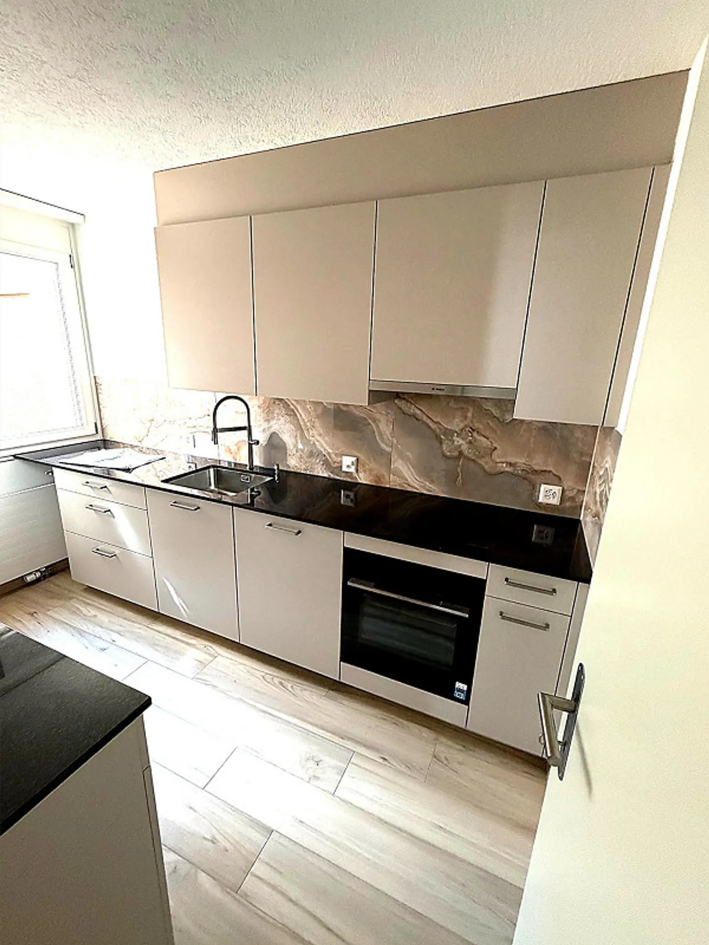 appartement 3.5 entièrement rénové - Photo 4 sur 15