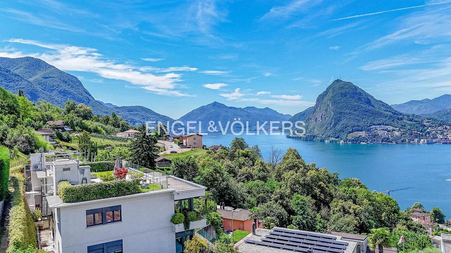 Attico con vista mozzafiato a Lugano-Albonago - Foto 3 di 14