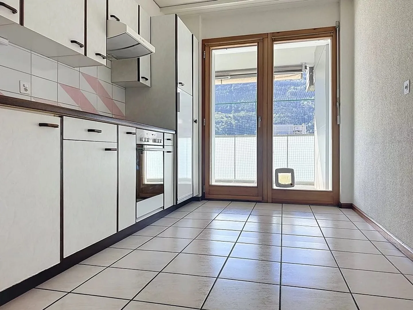 Spacious Apartment in Sion - Photo 7 of 13