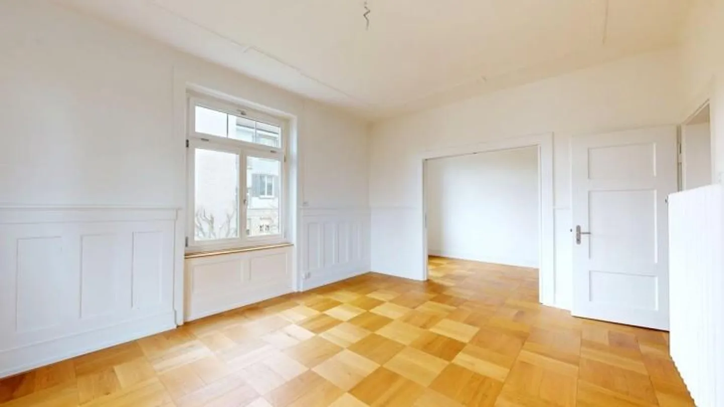 Renovated Art Nouveau Apartment in a Central Location - Photo 6 of 10