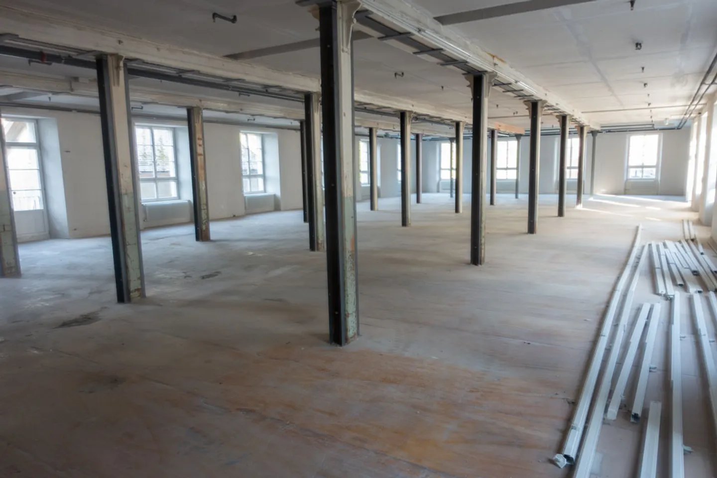 Espace commercial de 500 m2 divisible - Photo 4 sur 7