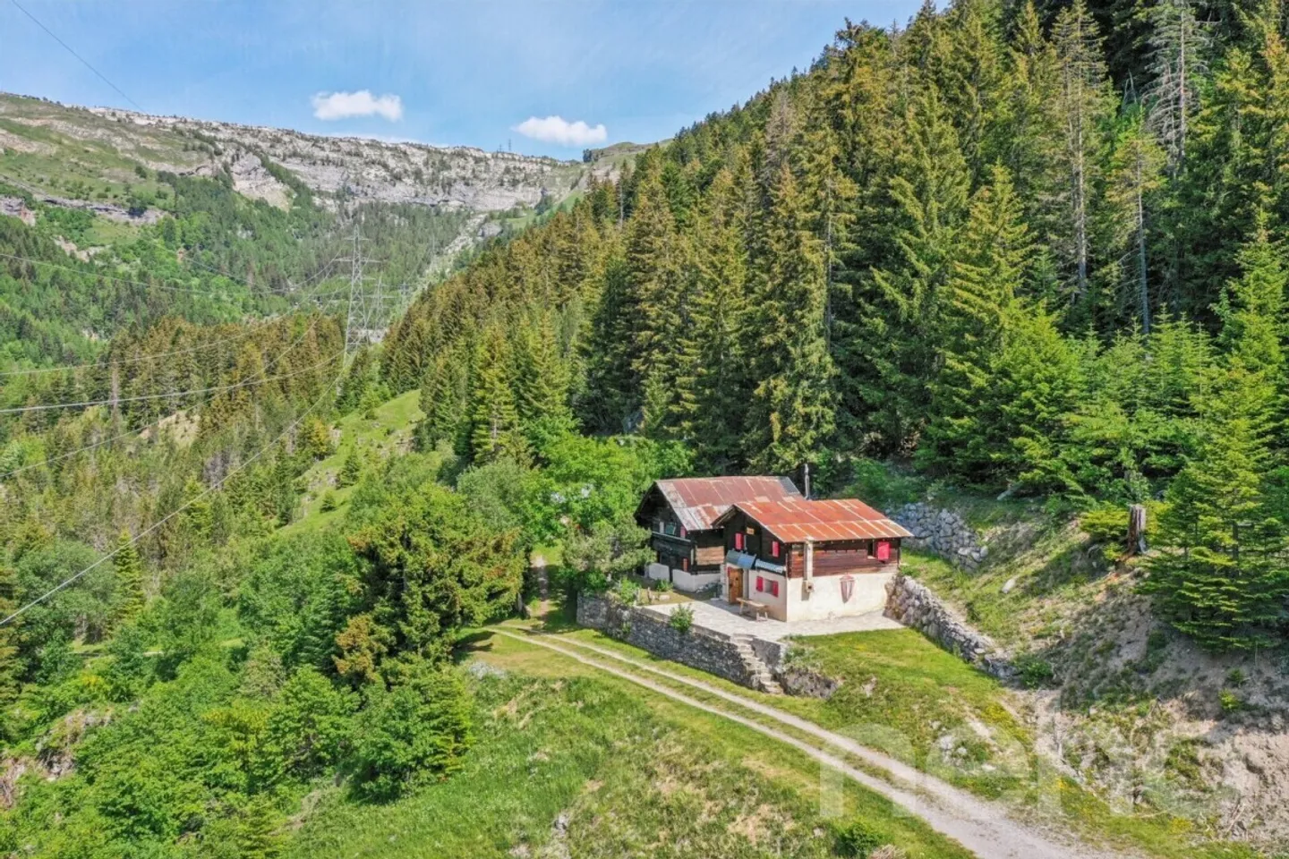 Mayen ristrutturato lungo un sentiero privato Savièse/Sanetsch facilmente accessibile - Foto 3 di 12