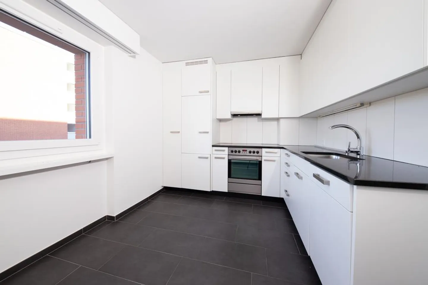 Appartamento ristrutturato con 4 stanze nel verde a Muttenz - Foto 2 di 10