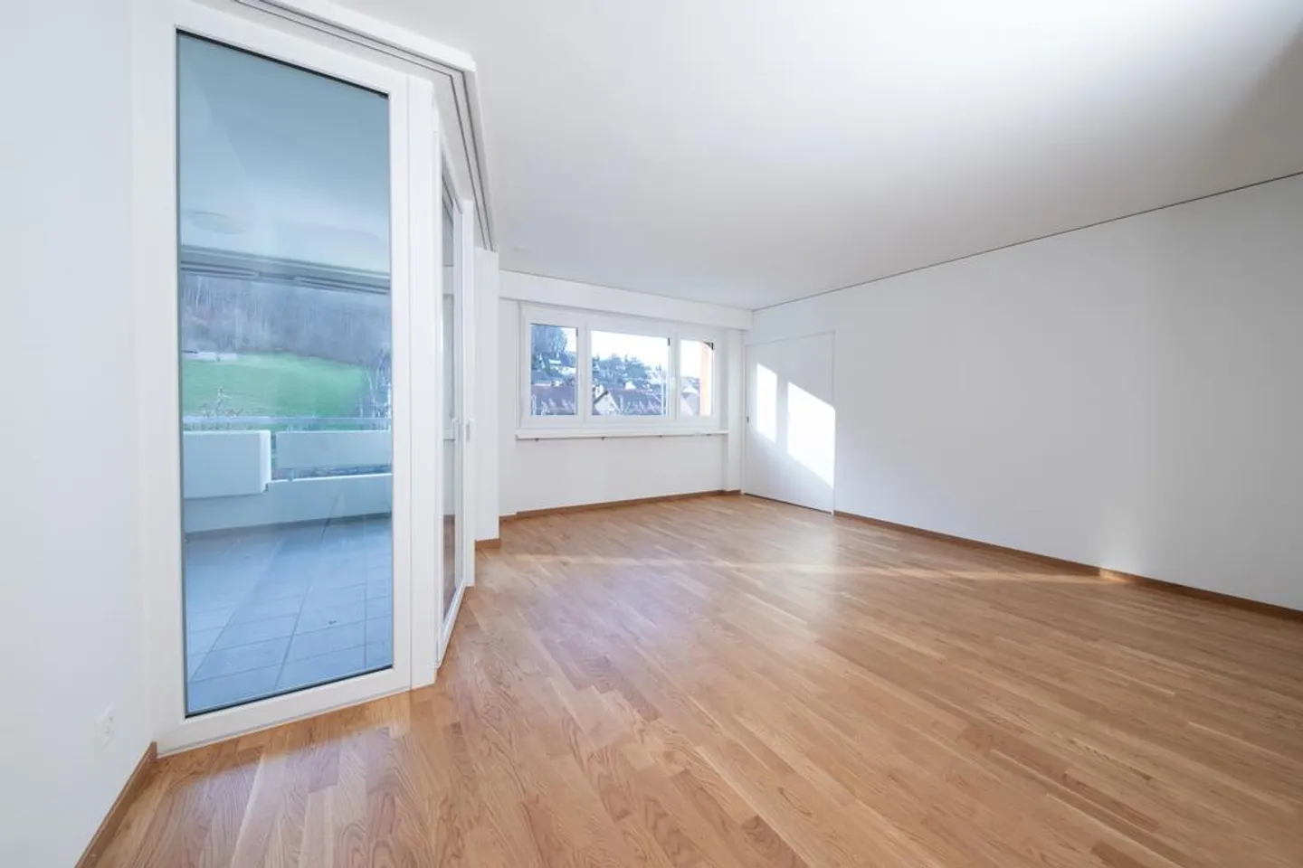 Appartamento ristrutturato con 4 stanze nel verde a Muttenz - Foto 4 di 10