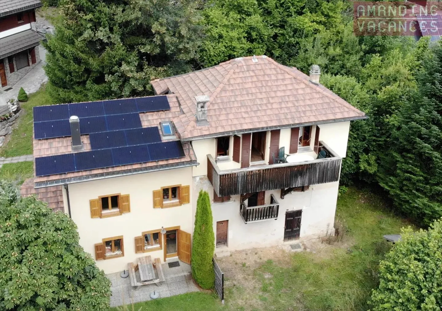 House in the village with 2 apartments - Photo 1 of 13