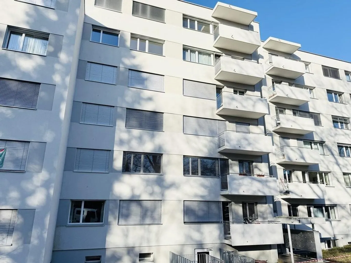 Moderne 3.5-Zimmerwohnung - Foto 1 von 8