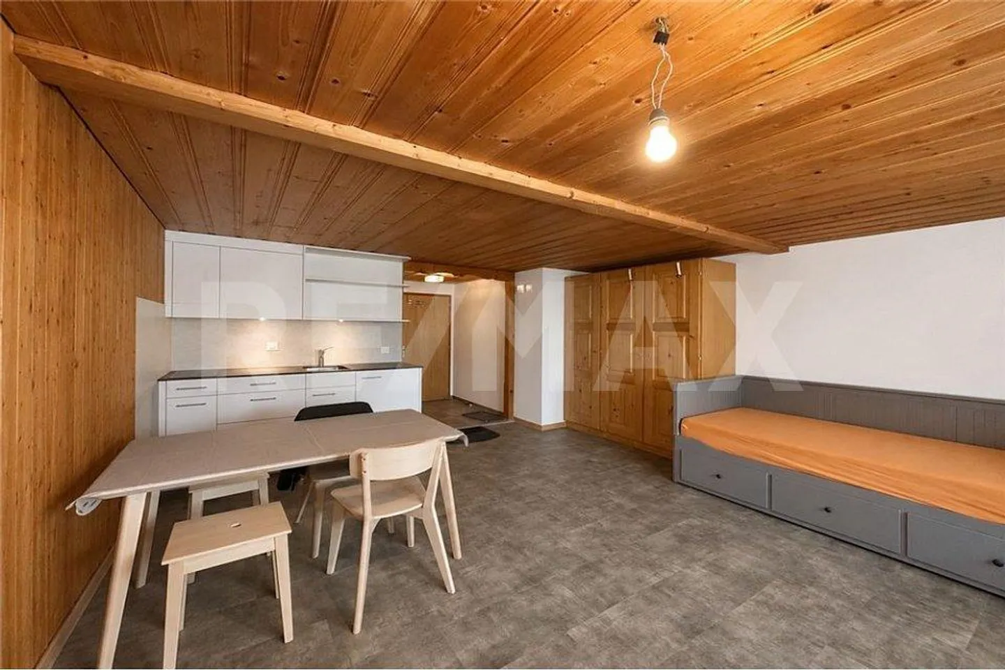 Petit, fin et avec vue - studio rénové dans un endroit calme - Photo 8 sur 13