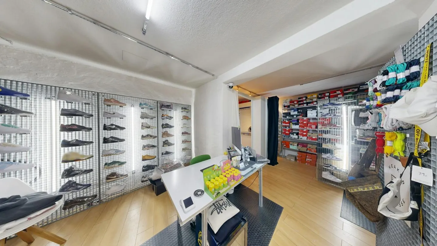 Commerce - Photo 8 of 13