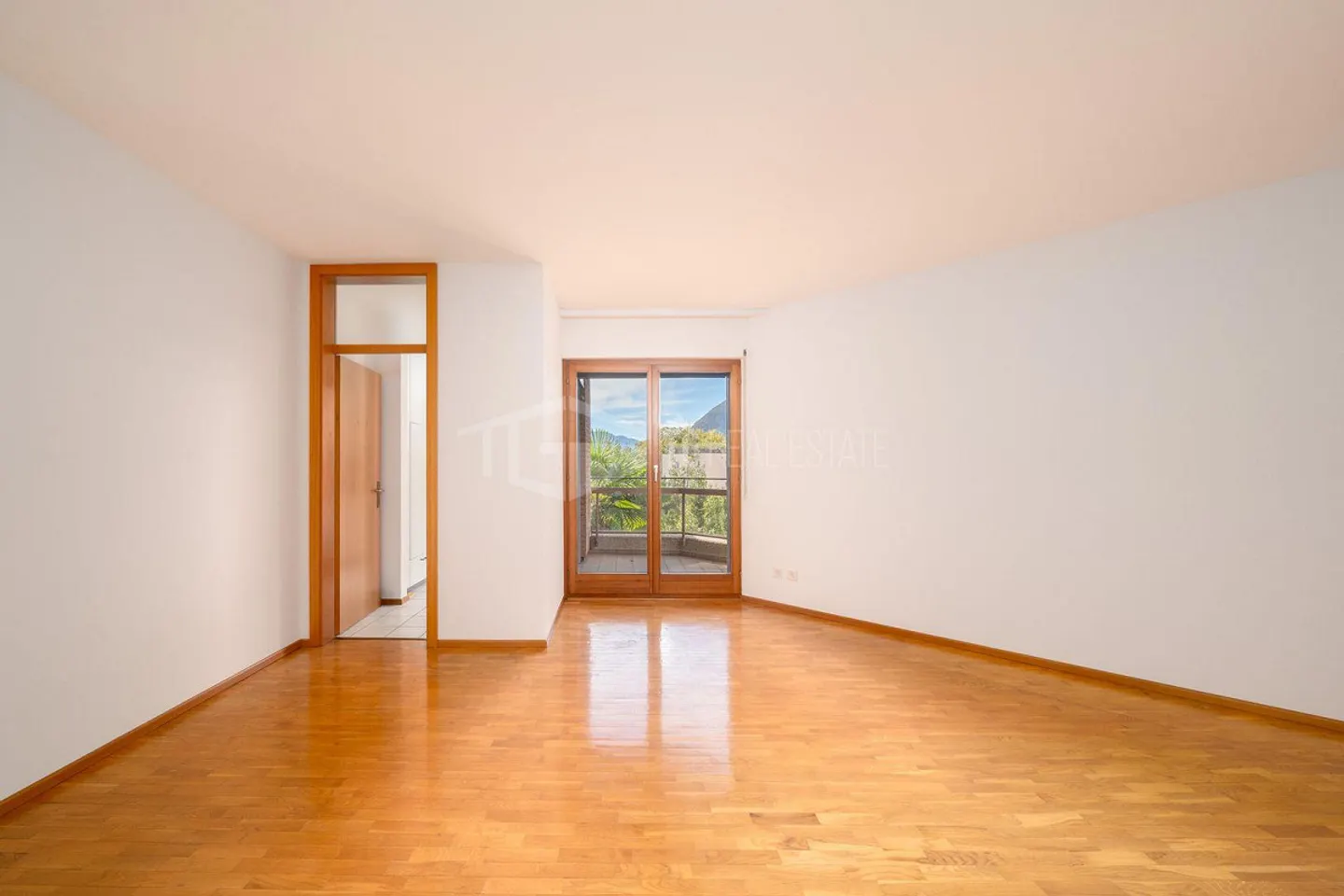 2,5-ZIMMER-WOHNUNG IN DER NÄHE DES BAHNHOFS - Foto 2 von 13