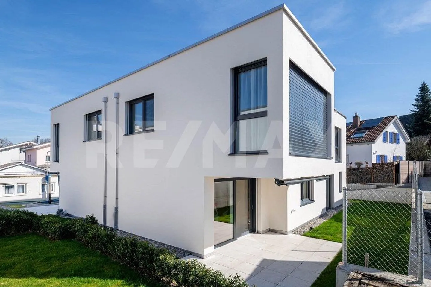 Moderna casa bifamiliare di 5,5 locali con giardino d'inverno - Foto 1 di 13