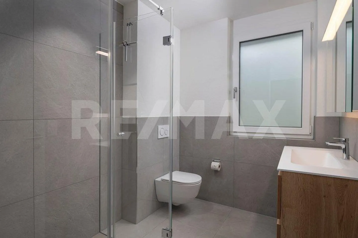 Moderna casa bifamiliare di 5,5 locali con giardino d'inverno - Foto 8 di 13