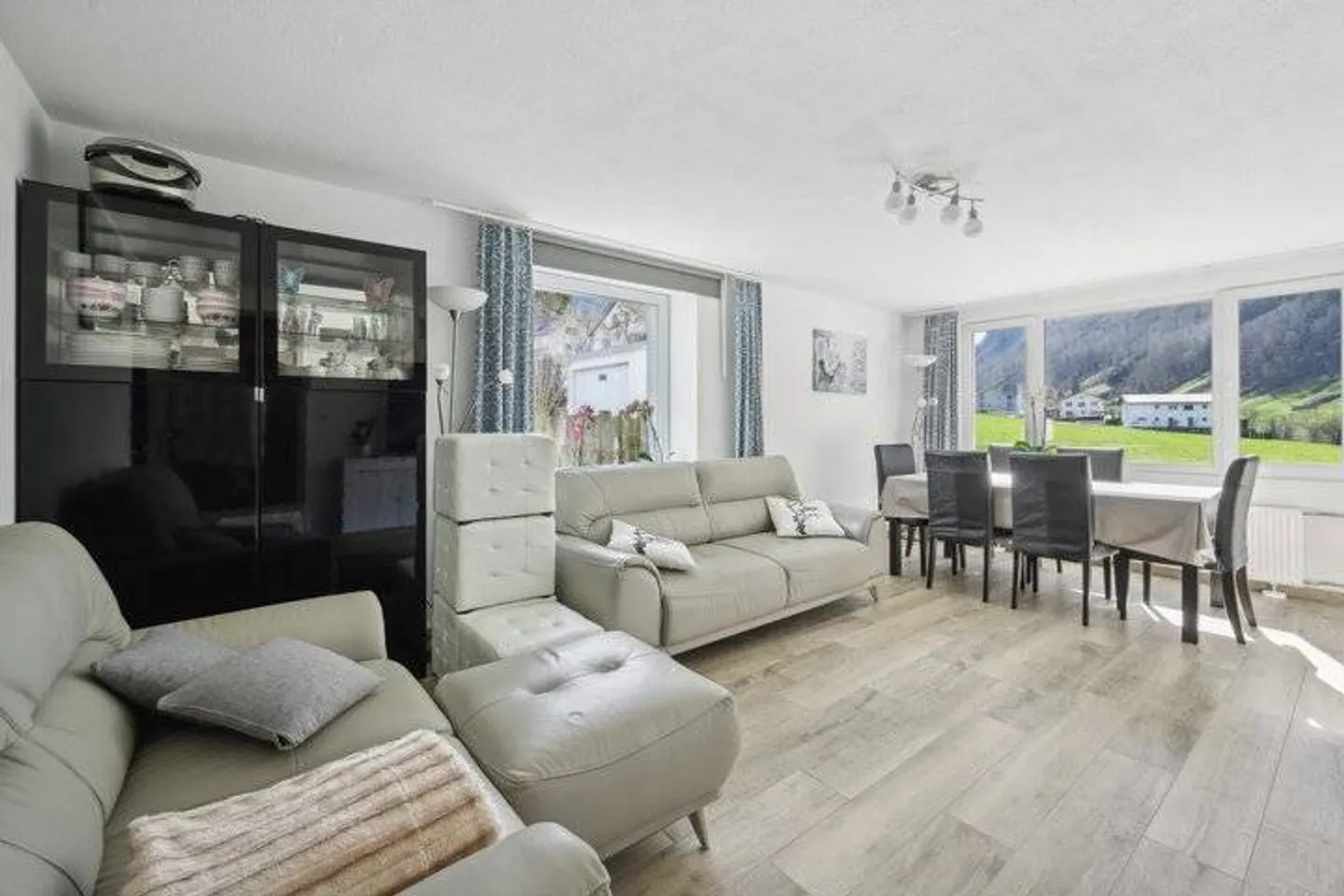 Appartamento Incantevole con Vista Montagna - Foto 2 di 8