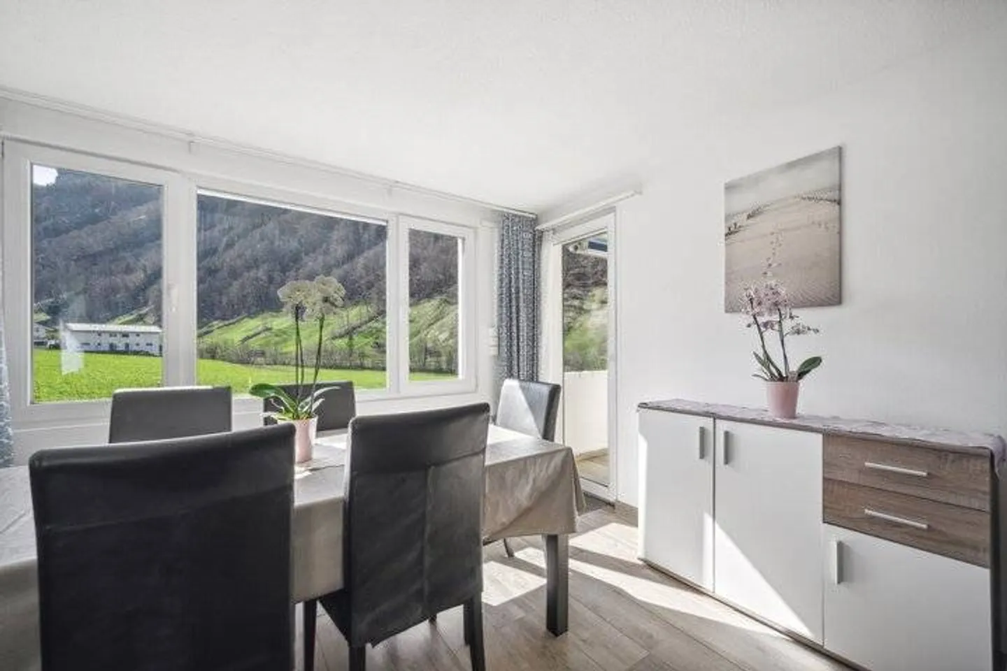 Appartamento Incantevole con Vista Montagna - Foto 3 di 8