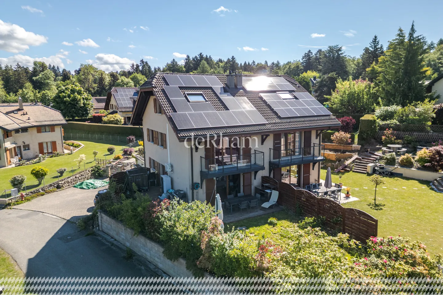 Charmantes Doppelhaus mit Garten - Foto 1 von 11