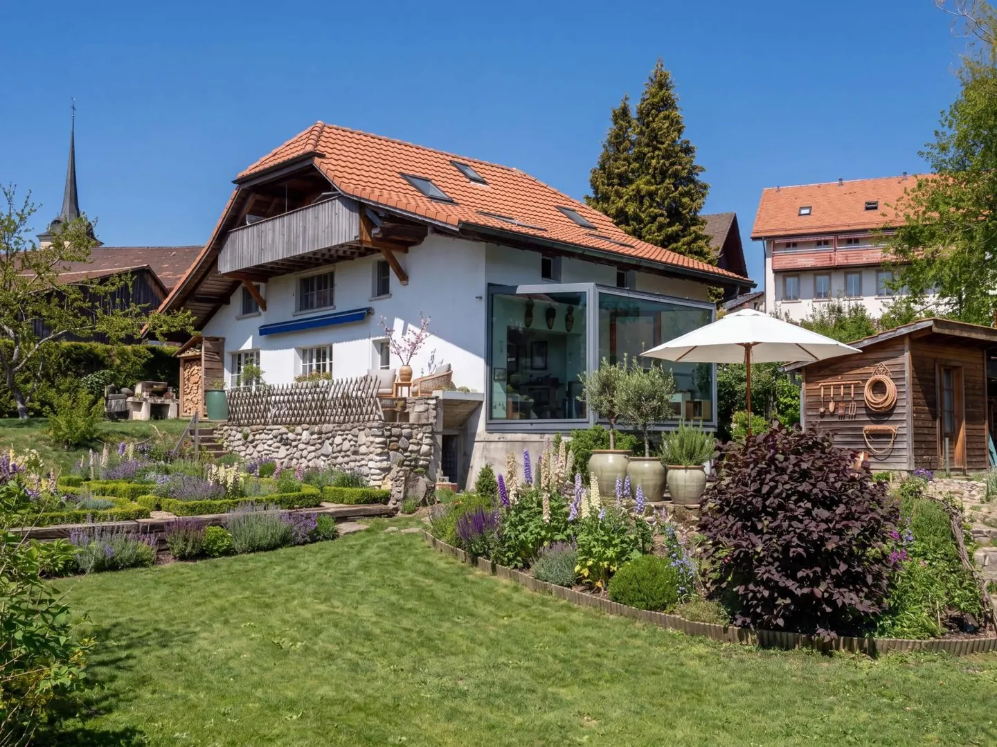 Casa unifamiliare piena di storia e carattere - Foto 1 di 8
