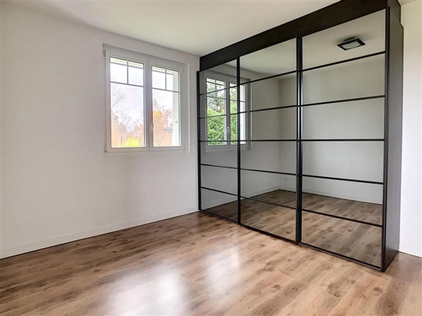 Eccellente piano terra con giardino privato in residence sicura - Foto 10 di 13