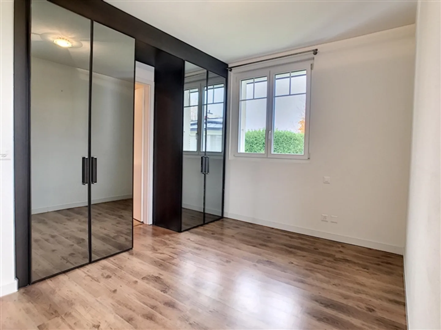 Eccellente piano terra con giardino privato in residence sicura - Foto 12 di 13