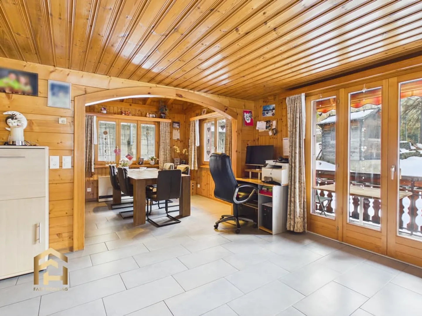 Appartement en duplex 4.5 rénové dans un emplacement attrayant à Herbriggen - Photo 5 sur 13