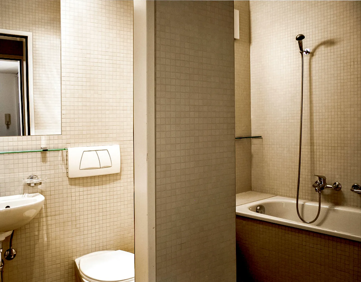 3½ ROOM APARTMENT IN BASEL - KLEINHÜNINGEN, FURNISHED - Photo 5 of 7