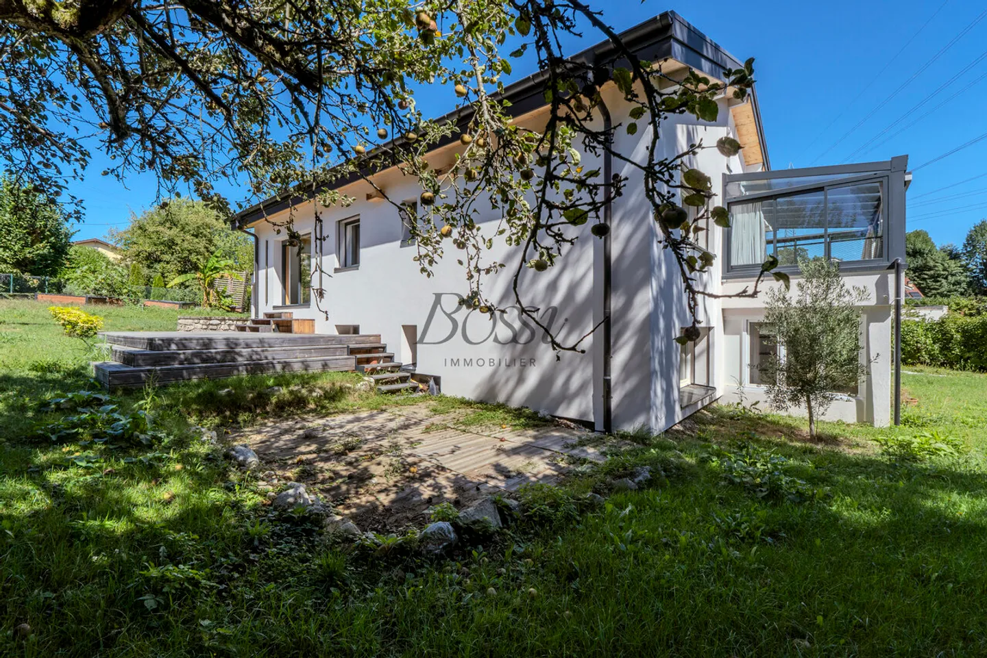 Casa indipendente ristrutturata con 5 camere da letto, garage e giardino - Foto 1 di 13
