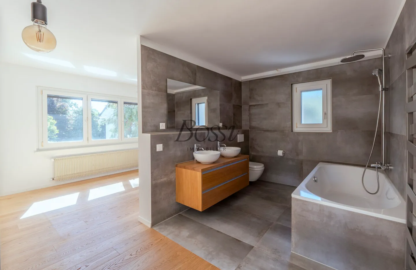 Casa indipendente ristrutturata con 5 camere da letto, garage e giardino - Foto 8 di 13