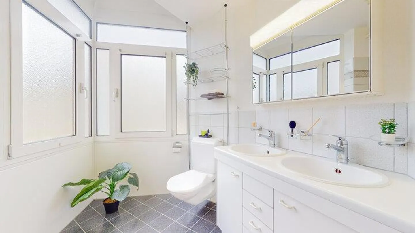 MAISON JUMELÉE ATTRACTIVE ET SPACIEUSE - Photo 6 sur 8